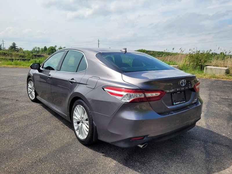 2020 Toyota Camry Hybrid Hybrid XLE Auto
