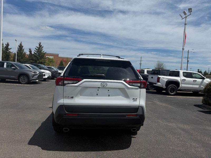 2025 Toyota RAV4 XLE PREMIUM AWD