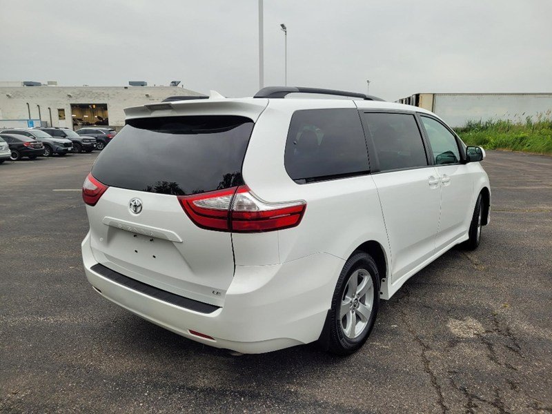2019 Toyota Sienna LE 8-Passenger FWD