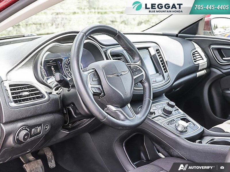 2015 Chrysler 200 4dr Sdn Limited FWD