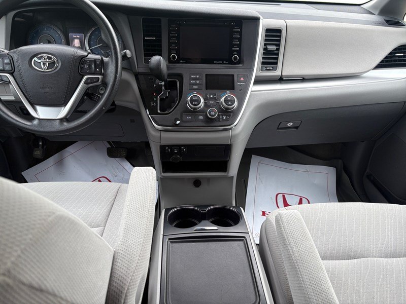 2018 Toyota Sienna LE 8-Passenger FWD