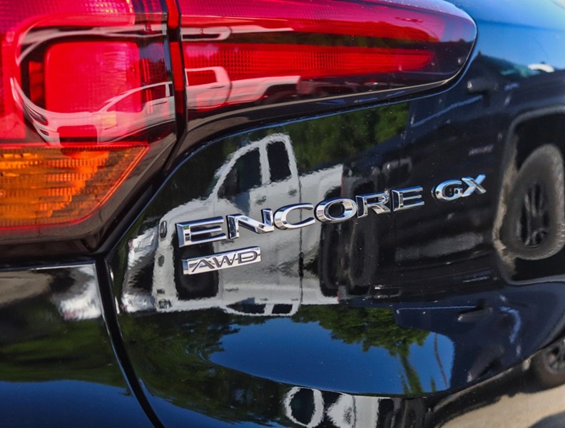 2022 Buick Encore GX AWD 4dr Select