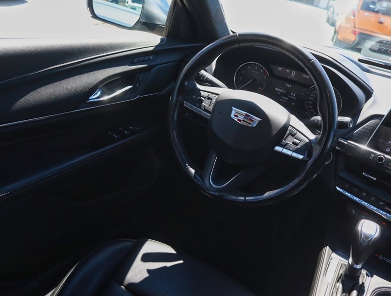 2022 Cadillac CT4 4dr Sdn Premium Luxury