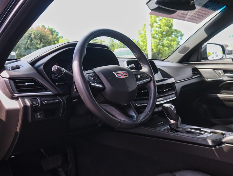 2022 Cadillac CT4 4dr Sdn Premium Luxury