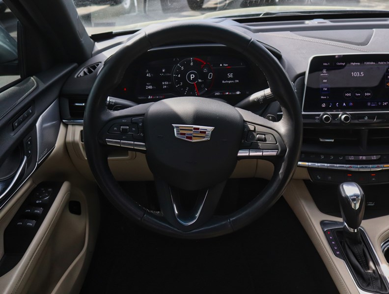 2022 Cadillac CT4 4dr Sdn Premium Luxury