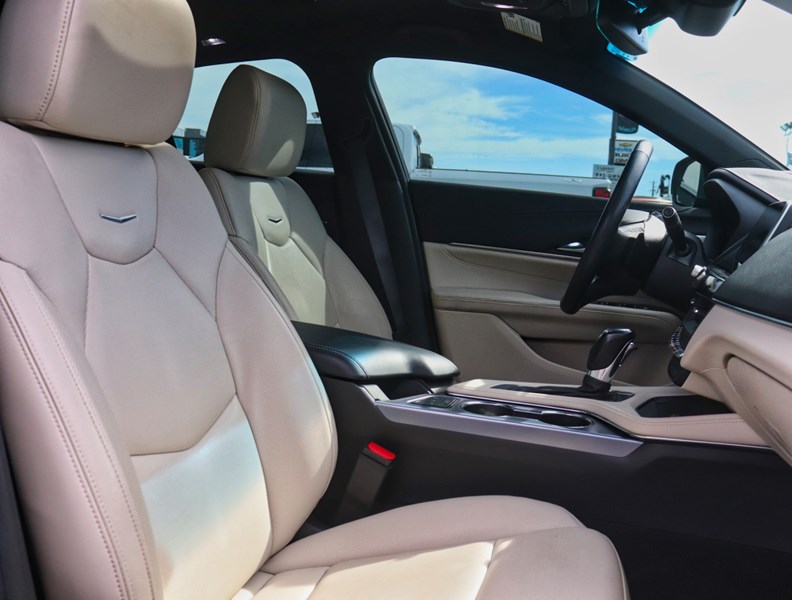 2022 Cadillac CT4 4dr Sdn Premium Luxury
