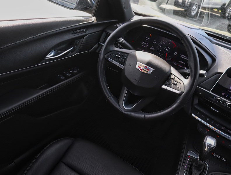 2022 Cadillac CT4 4dr Sdn Premium Luxury
