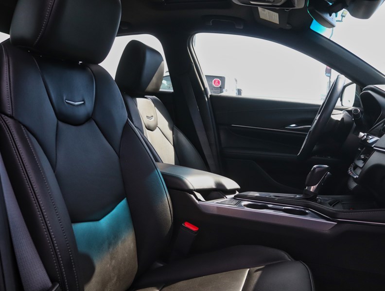 2022 Cadillac CT4 4dr Sdn Premium Luxury