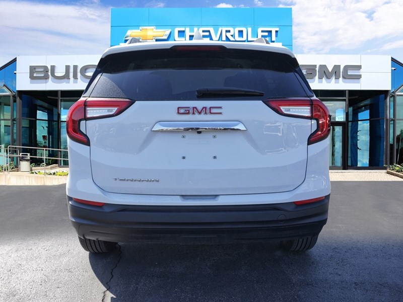 2022 GMC Terrain FWD 4dr SLE