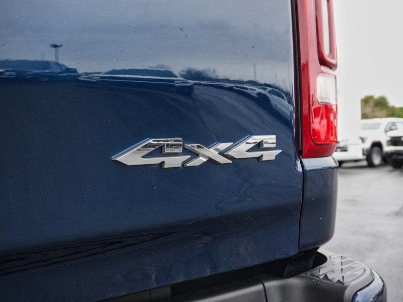 2022 RAM 1500 Limited Longhorn 4x4 Crew Cab 5'7