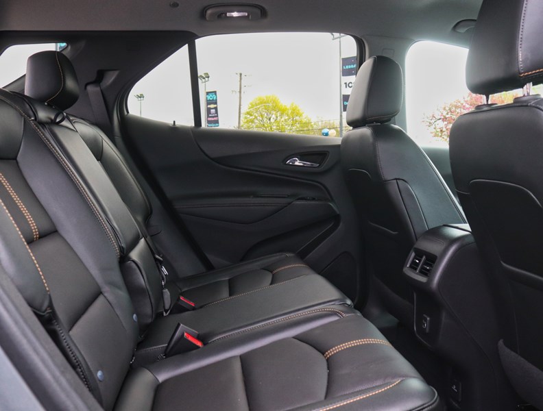 2023 Chevrolet Equinox AWD 4dr Premier