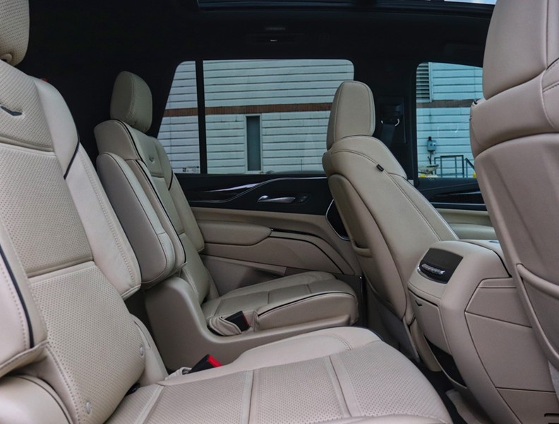 2024 Cadillac Escalade 4WD 4dr Premium Luxury