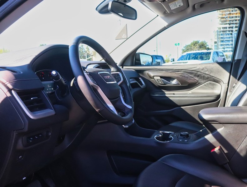 2024 GMC Terrain AWD 4dr SLT