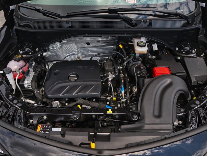 2026 Buick Encore GX AWD 4dr Sport Touring