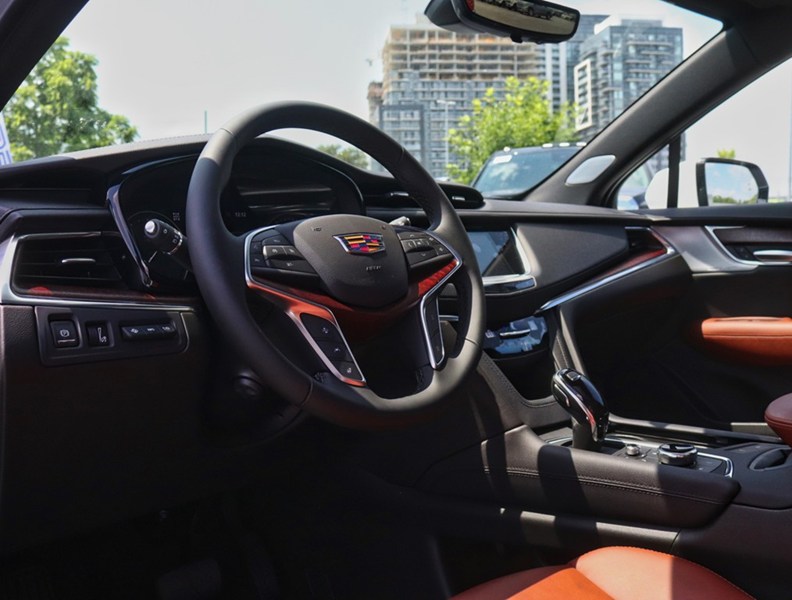 2026 Cadillac XT5 AWD 4dr Premium Luxury