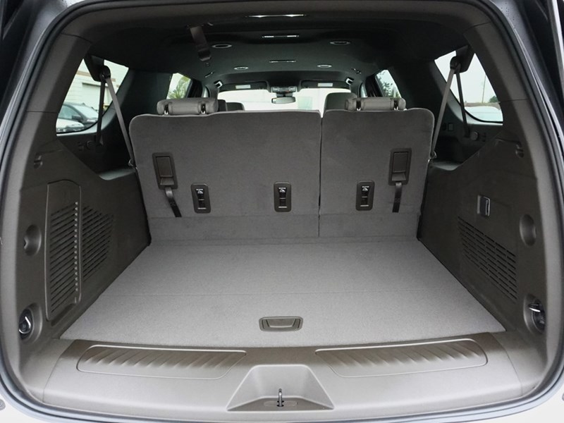 2026 Chevrolet Suburban 4WD 4dr LS