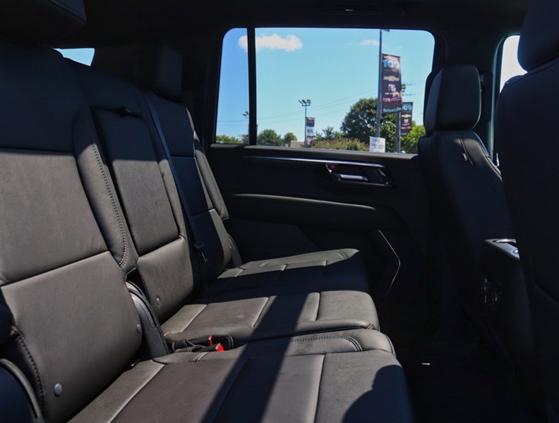 2026 Chevrolet Suburban 4WD 4dr LT