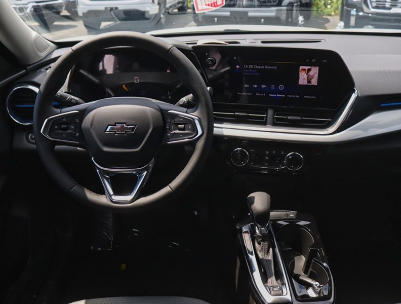 2026 Chevrolet Trax FWD 4dr LT
