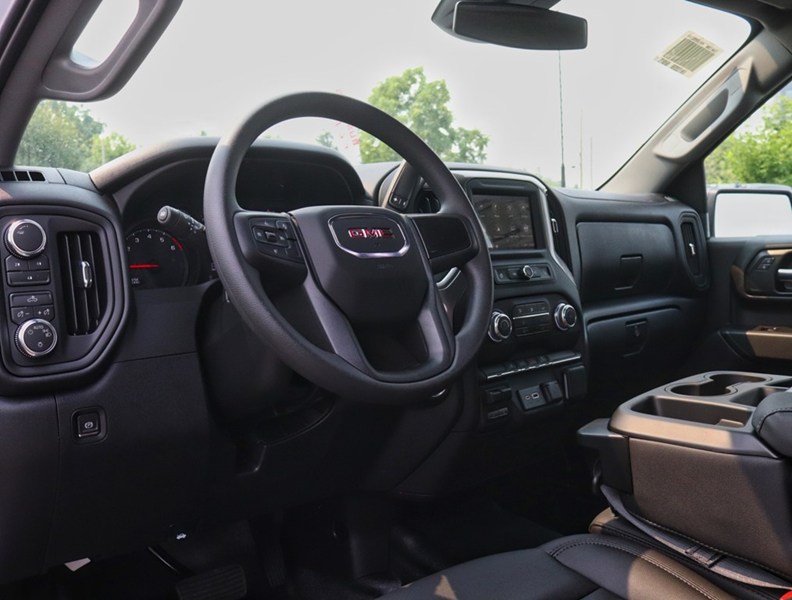 2026 GMC Sierra 2500HD 4WD Reg Cab 142