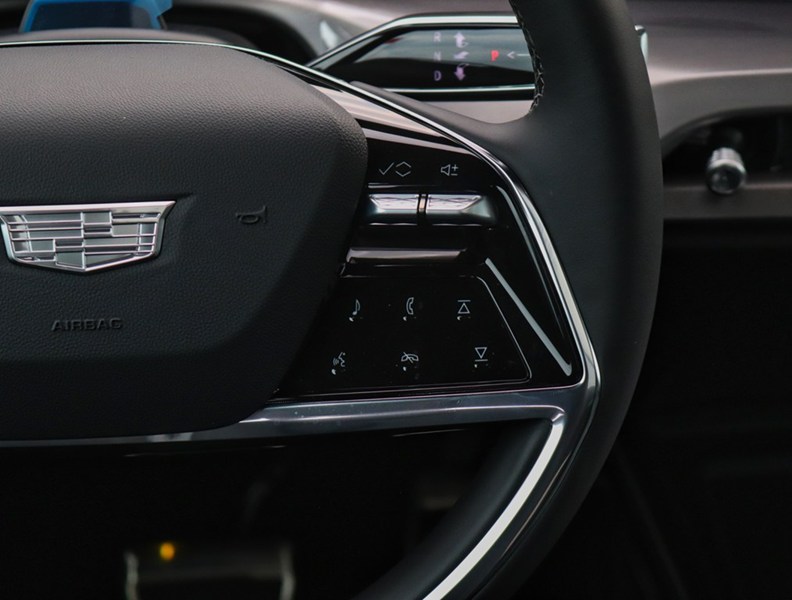 2027 Cadillac VISTIQ AWD 4dr Sport