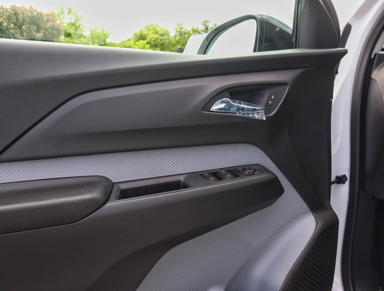 2027 Chevrolet Bolt FWD 4dr LT