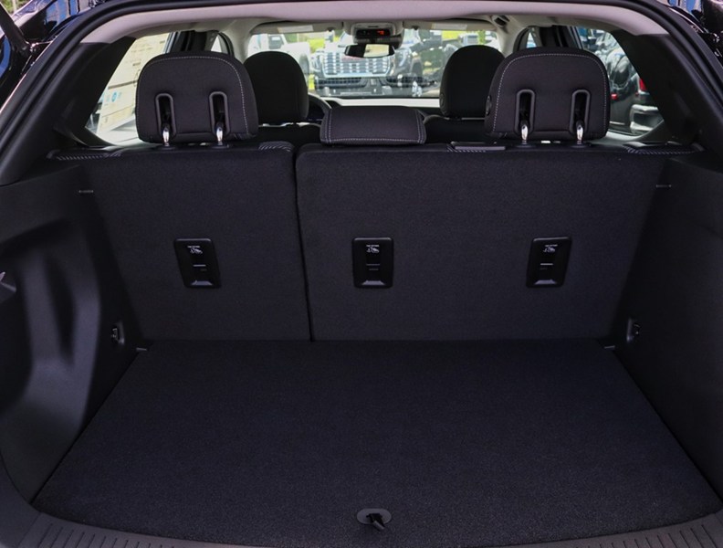 2027 Chevrolet Bolt FWD 4dr LT