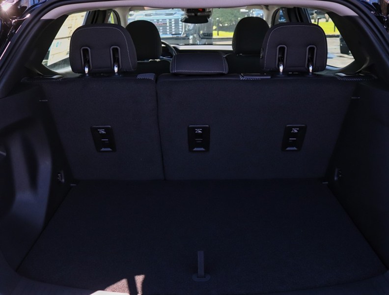 2027 Chevrolet Bolt FWD 4dr LT