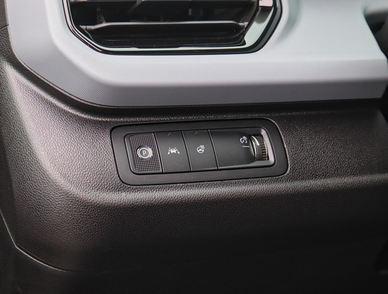 2027 Chevrolet Bolt FWD 4dr LT
