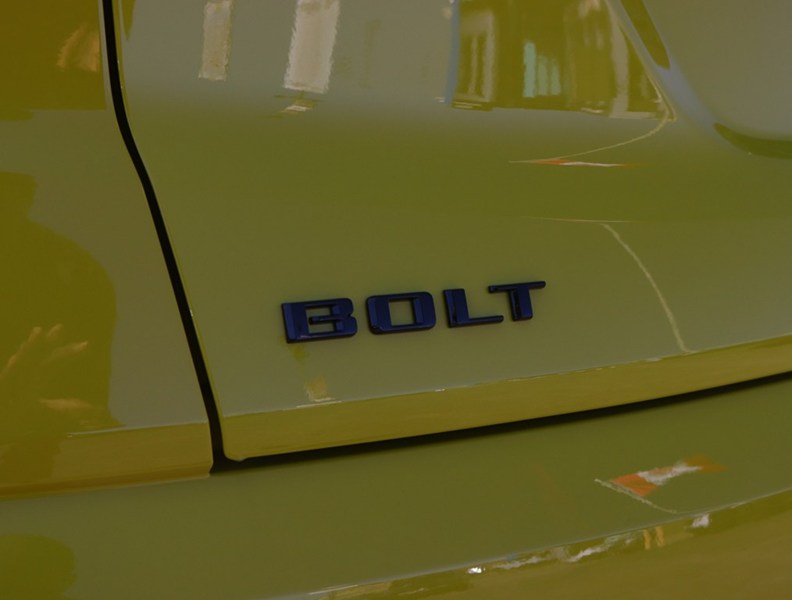2027 Chevrolet Bolt FWD 4dr RS
