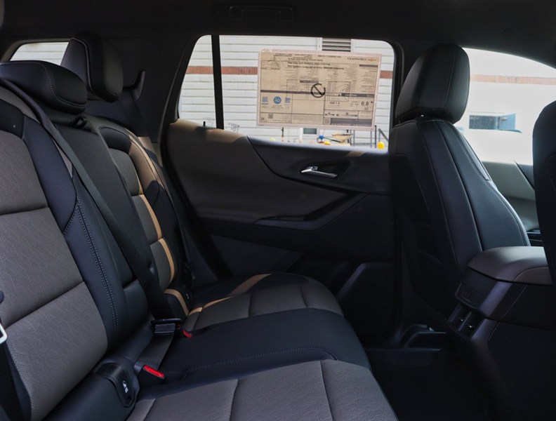 2027 Chevrolet Equinox AWD 4dr LT w/2LT