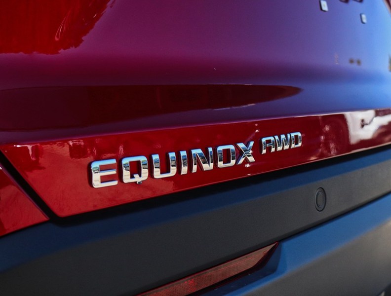 2027 Chevrolet Equinox AWD 4dr LT w/2LT