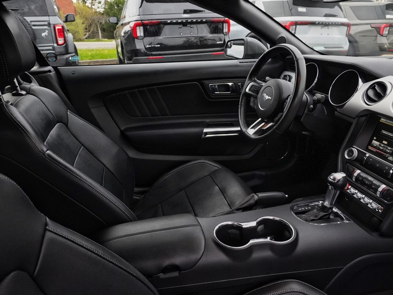 2015 Ford Mustang Conv GT Premium | 5.0L | AUTO | NAV | LOW KMS!!