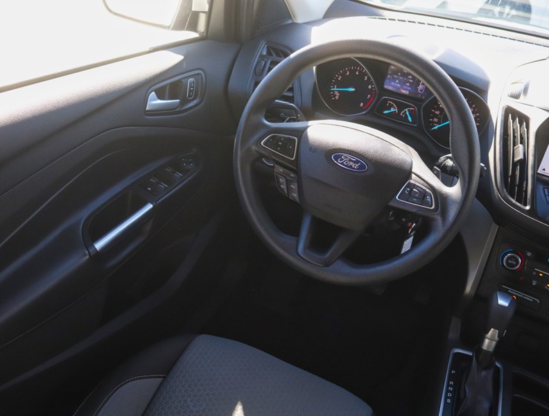 2017 Ford Escape SE | 1.5L | NAV | BLIS | HTD SEATS | ALLOYS