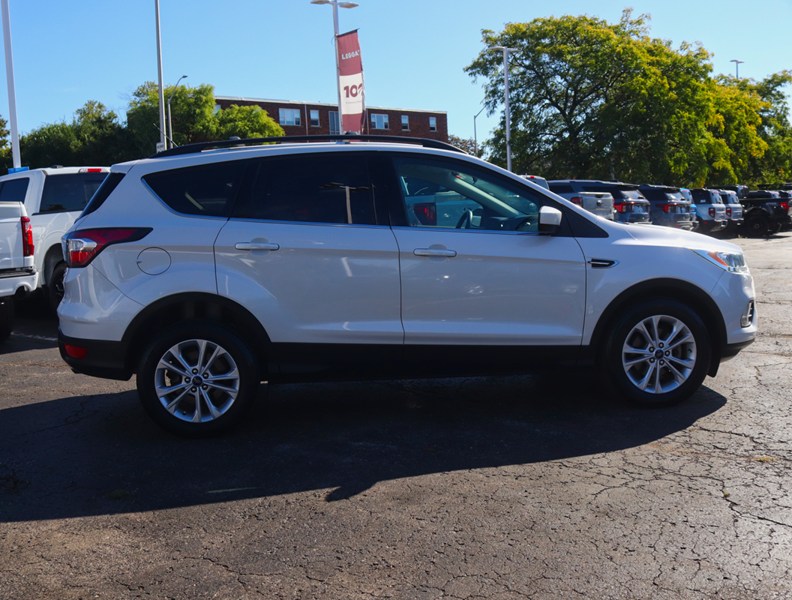 2017 Ford Escape SE | 1.5L | NAV | BLIS | HTD SEATS | ALLOYS