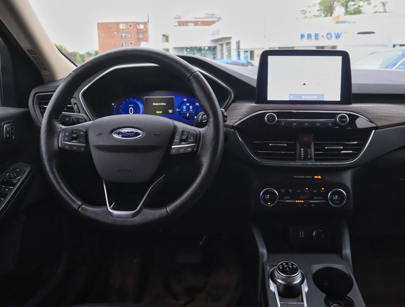 2020 Ford Escape Titanium Hybrid | AWD | NAV | LEATHER | B&O
