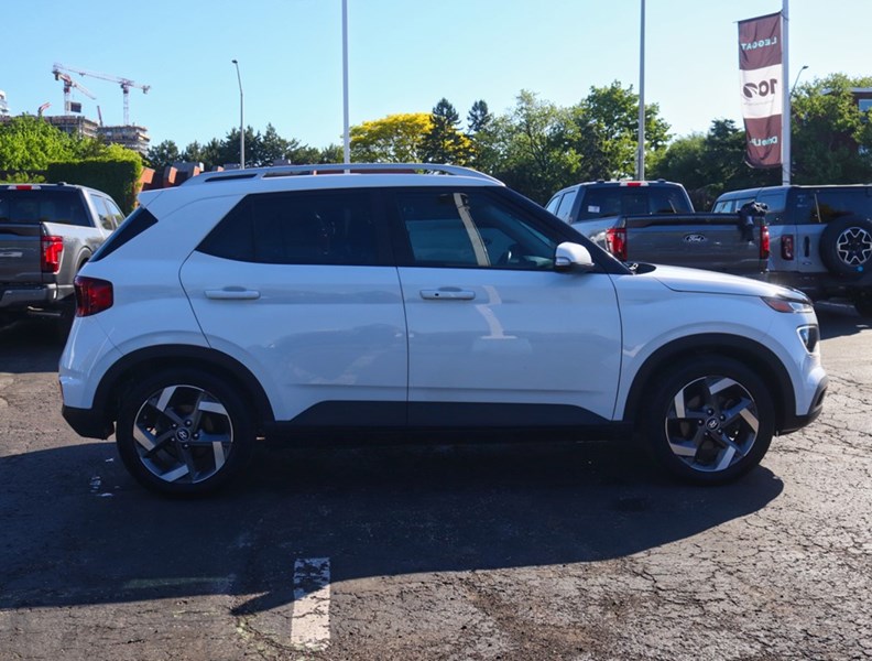 2020 Hyundai Venue Ultimate | 1.6L | NAV | ROOF | BLIS | REMOTE START