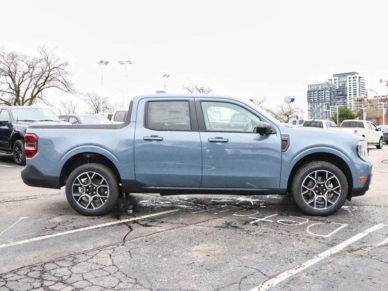 2026 Ford Maverick LARIAT | AWD | 2.0L | ROOF | 4K TOW | PWR SL R WND