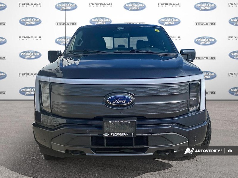2022 Ford F-150 Lightning LARIAT 4WD SuperCrew 5.5' Box