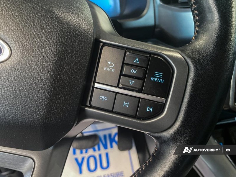 2022 Ford F-150 Lightning LARIAT 4WD SuperCrew 5.5' Box