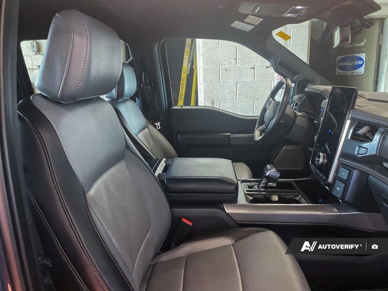 2022 Ford F-150 Lightning LARIAT 4WD SuperCrew 5.5' Box