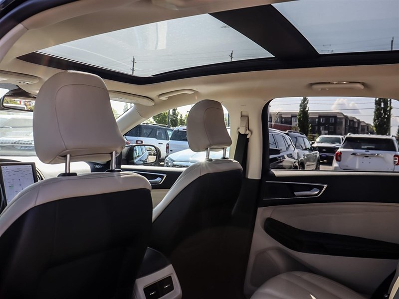 2022 Ford Edge Titanium AWD