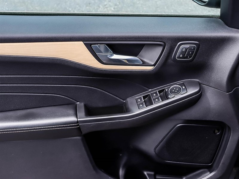 2021 Ford Escape Titanium Hybrid AWD