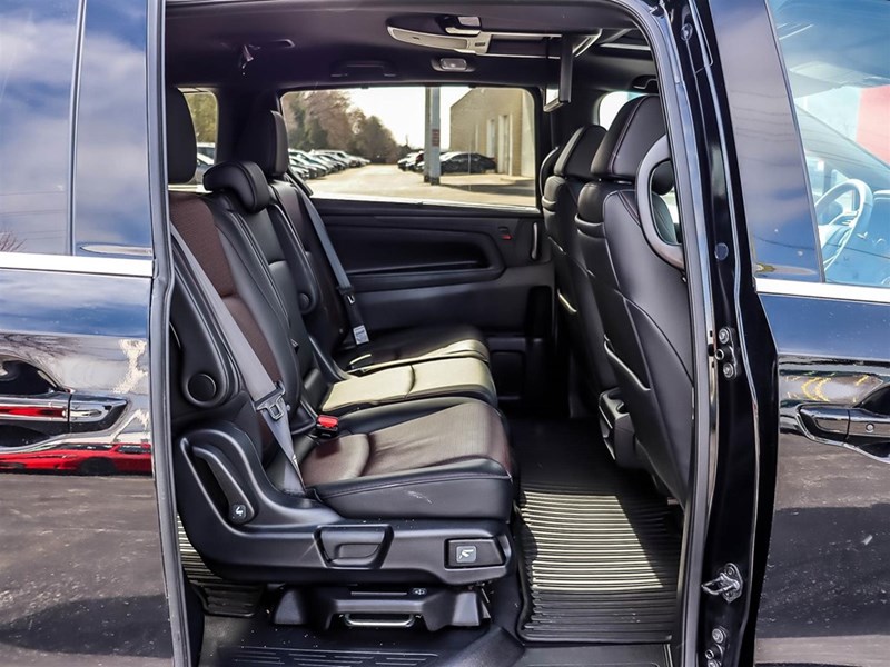 2025 Honda Odyssey Black Edition Auto