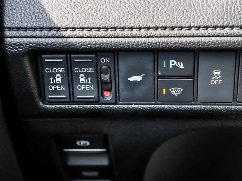 2025 Honda Odyssey Black Edition Auto