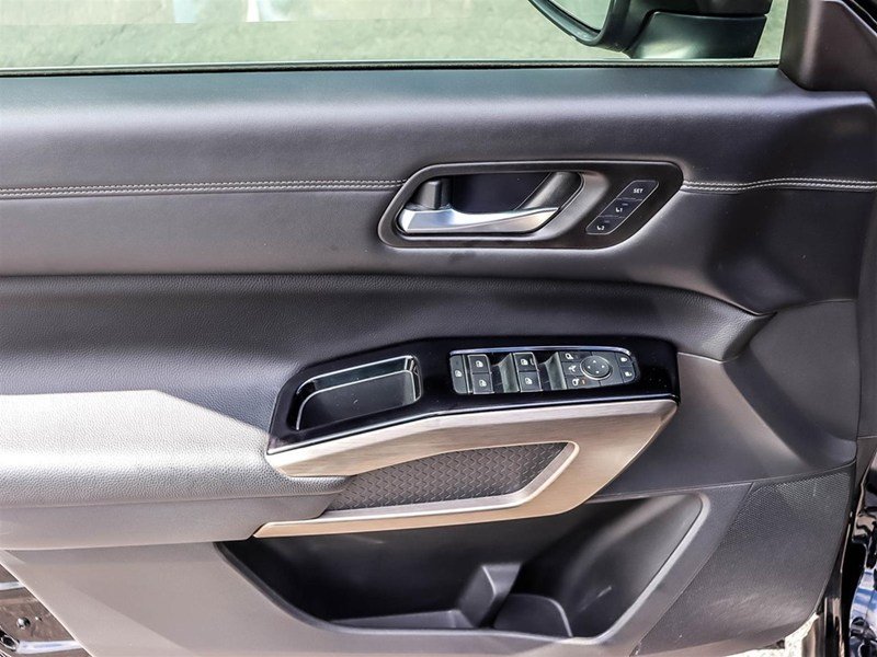 2022 Nissan Pathfinder Platinum 4WD