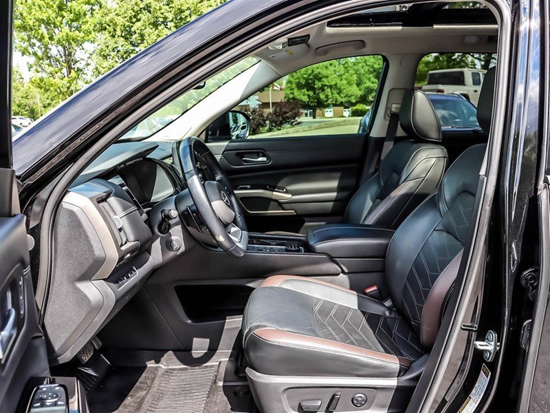 2022 Nissan Pathfinder Platinum 4WD