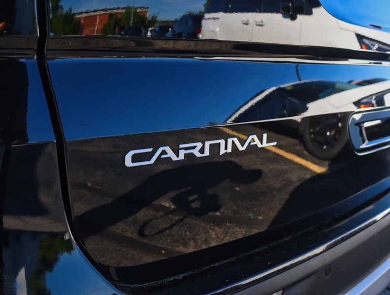 2023 Kia Carnival LX+ FWD