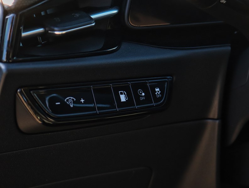 2024 Kia Niro PHEV 1000KM/TANK/BEST IN CLASS CARGO/OFF-LEASE