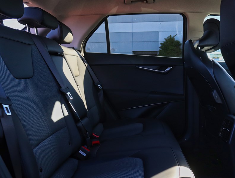 2024 Kia Niro PHEV 1000KM/TANK/BEST IN CLASS CARGO/OFF-LEASE
