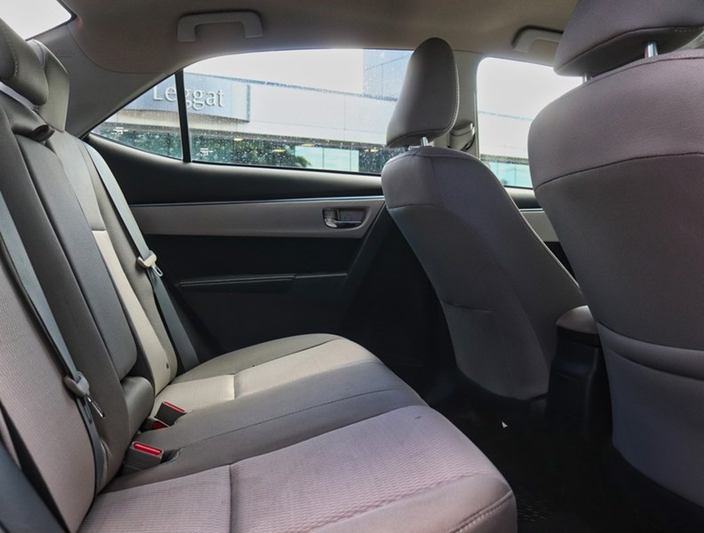 2015 Toyota Corolla 4dr Sdn CVT LE